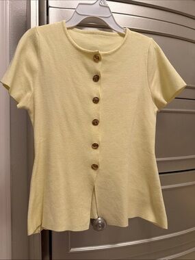 Butter Yellow Short Sleeve Button Front peplum Top